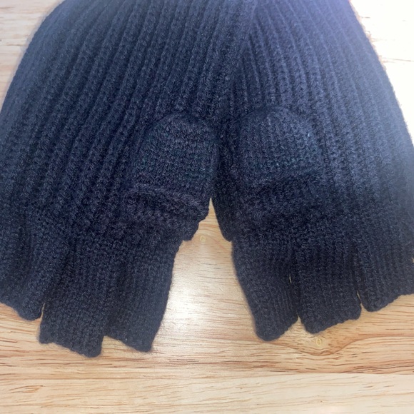 Kate Spade Pearl Pop-top Gloves - Picture 5 of 5